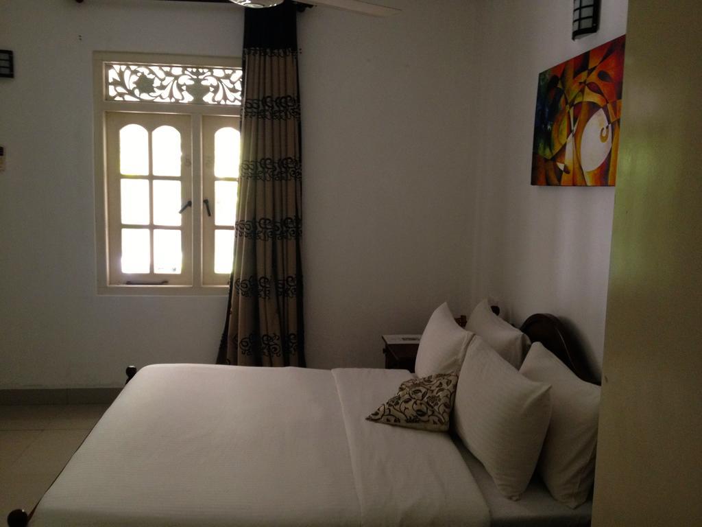 Fire Dragon Hideaway Hotel Negombo Szoba fotó